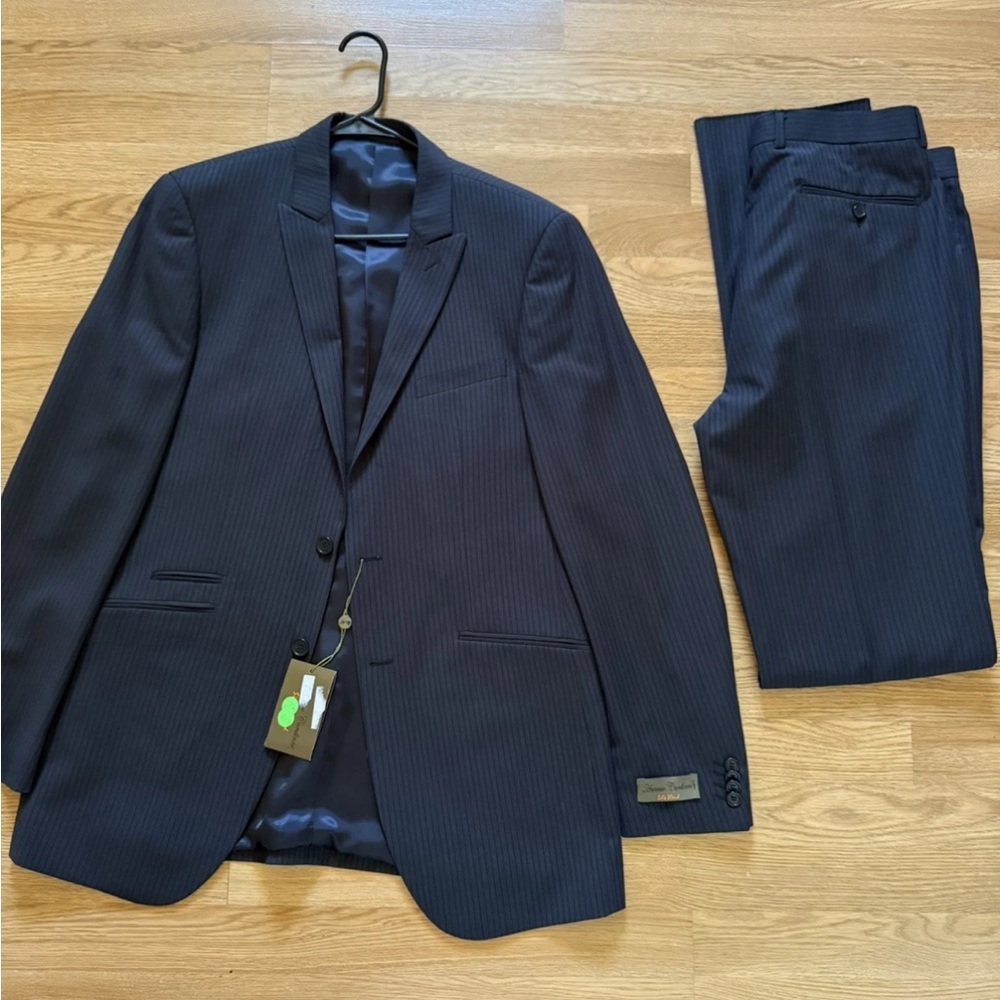 New Antionio Cardinni  Men’s 2 piece blue suit size 42L 36W